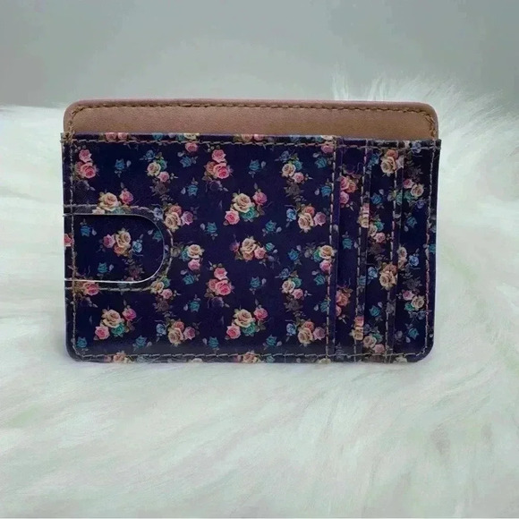 Chic Floral Card  RFID-Blocking Faux Leather Wallet - Picture 1 of 6